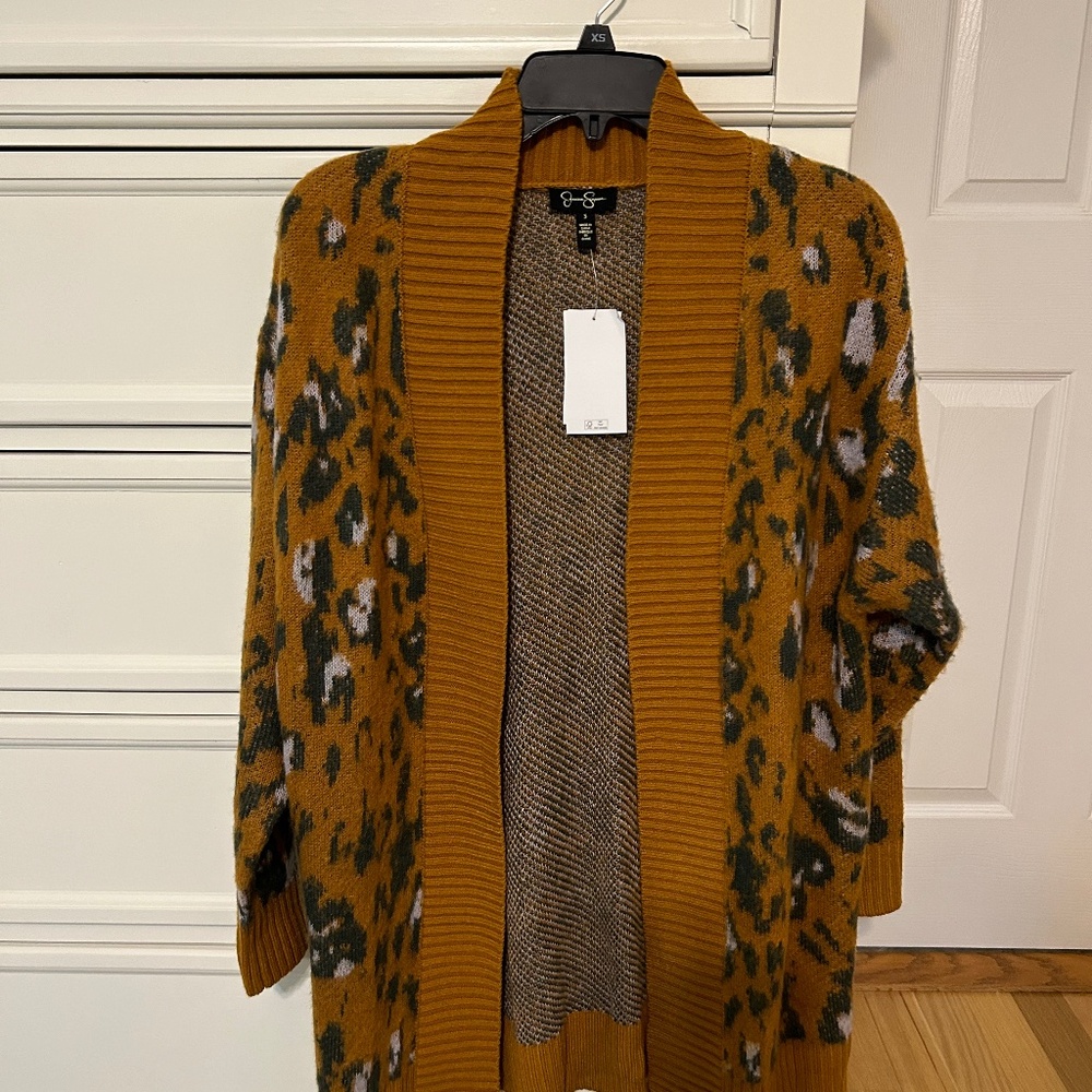 Cardigan sweater